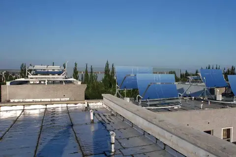 Solarthermieanlage auf einem Flachdach